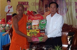 Đầm ấm lễ Sene Dolta của đồng bào Khmer