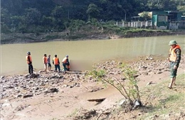 Tìm thấy thi thể nạn nhân đuối nước trên sông Nậm Mộ