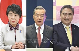 Ngoại trưởng Hàn Quốc hội đàm riêng rẽ với người đồng cấp Nhật Bản và Trung Quốc
