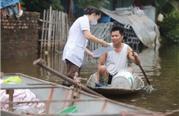 Hà Nội: Dồn sức hỗ trợ người dân nơi &#39;rốn lũ&#39;