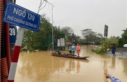 Nước sông Hồng dâng gần sát mức báo động 1, nguy cơ gây ngập ở Hà Nội