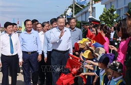 Tổng Bí thư, Chủ tịch nước Tô Lâm thăm, làm việc tại huyện đảo Cồn Cỏ (Quảng Trị)