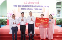 Tổng Bí thư Tô Lâm thăm và kiểm tra một số cơ sở kinh tế, văn hóa, xã hội tại Ninh Thuận