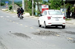 Đà Nẵng: Tuyến đường nối trung tâm thành phố xuất hiện nhiều điểm hư hỏng, sụt lún