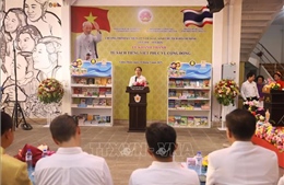 Thân thương Tủ sách tiếng Việt phục vụ cộng đồng tại Thái Lan