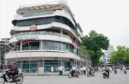 Hà Nội: Tòa nhà &#39;Hàm cá mập&#39; bắt đầu được quây rào, tiến hành phá dỡ