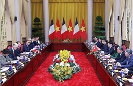 Chủ tịch nước Lương Cường hội đàm với Tổng thống Pháp Emmanuel Macron