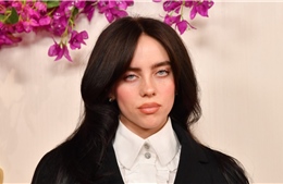 Hiện tượng Billie Eilish thống trị Lễ trao giải AMAs 2025