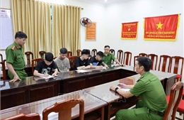Tạm giữ hình sự nhóm thanh thiếu niên lạng lách, đánh võng xe máy và quay clip đăng TikTok