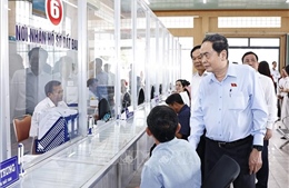 Chủ tịch Quốc hội thăm Trung tâm phục vụ hành chính công xã Vị Thủy (Cần Thơ)