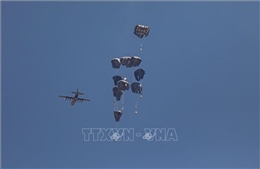 Pháp viện trợ 40 tấn hàng cho Gaza bằng đường hàng không