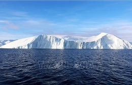 Phát hiện hồ nước ngầm trồi lên từ mặt băng ở Greenland
