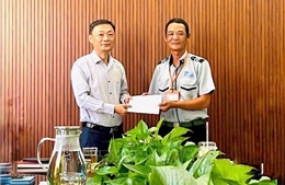 Giúp du khách Australia tìm thấy nhẫn đính hôn bị đánh rơi tại bãi tắm Cửa Đại