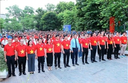 Tuổi trẻ cả nước đồng loạt tổ chức Lễ chào cờ &#39;Tôi yêu Tổ quốc tôi&#39; 