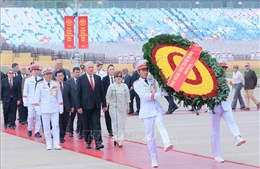 Bí thư thứ Nhất, Chủ tịch nước Cuba vào Lăng viếng Chủ tịch Hồ Chí Minh