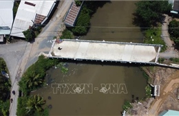 Cầu xây xong, dân mong đường dẫn