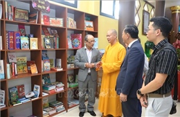 Thắt chặt gắn kết cộng đồng kiều bào tại Lào qua hoạt động của chùa Phật Tích