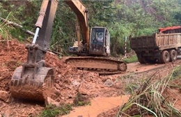 Ứng phó bão số 9: Cục Đường bộ yêu cầu xử lý ngay các vị trí sạt lở lớn gây ách tắc giao thông