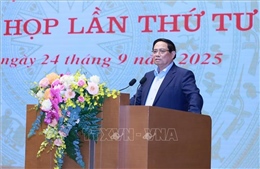 Thủ tướng: Đi từng ngõ, gõ từng nhà, rà từng người để chuyển đổi số