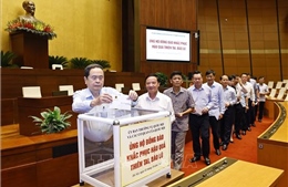 Chủ tịch Quốc hội Trần Thanh Mẫn ủng hộ đồng bào khắc phục hậu quả thiên tai, bão lũ