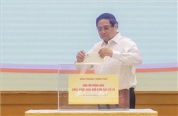 Thủ tướng Phạm Minh Chính và lãnh đạo Chính phủ ủng hộ đồng bào khắc phục hậu quả bão lũ