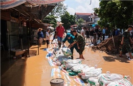 Nước sông Cầu cao trên báo động 3, hơn 2.400 hộ dân ở xã Trung Giã (Hà Nội) bị cô lập