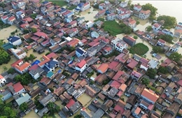 Bắc Ninh: Xuyên đêm bảo vệ an toàn đê thôn Thuận, xã Mỹ Thái