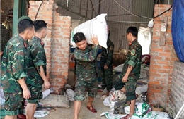 Sư đoàn 304 giúp dân khắc phục hậu quả lũ lụt