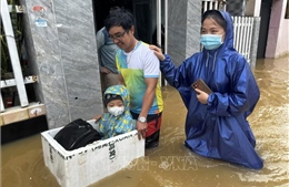 Đà Nẵng ngập sâu nhiều nơi, hàng chục nghìn hộ dân bị ảnh hưởng do mưa lớn