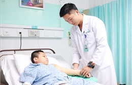 Phẫu thuật thành công giữ lại cánh tay cho bé trai 7 tuổi 