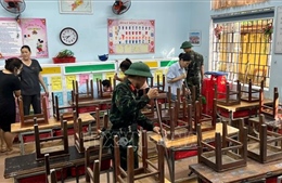 Huế: Khẩn trương vệ sinh trường lớp để &#39;nước rút đến đâu, bùn hết đến đó&#39;