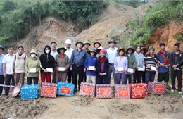 Phó Thủ tướng Hồ Quốc Dũng: Khẩn trương đưa lương thực, thực phẩm đến nơi bị cô lập