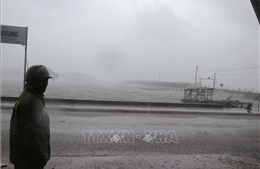 Ba người bị trôi ngoài biển Lý Sơn, chưa vào được bờ khi bão sắp đổ bộ