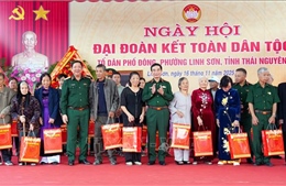 Đại tướng Phan Văn Giang chung vui Ngày hội Đại đoàn kết với nhân dân Thái Nguyên