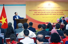 Thủ tướng Phạm Minh Chính và Phu nhân gặp mặt cộng đồng người Việt Nam tại Algeria