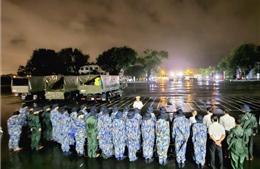 Trên 7.700 lượt cán bộ, chiến sĩ giúp nhân dân khắc phục hậu quả mưa lũ