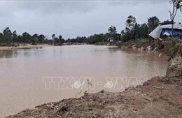 Lũ tạo ra nhánh sông mới trên dòng sông Ba (Đắk Lắk)