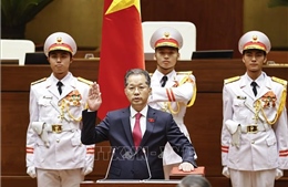 Chánh án Tòa án nhân dân tối cao Nguyễn Văn Quảng tuyên thệ nhậm chức