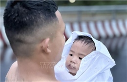 Đắk Lắk: Di dời thêm nhiều người dân vùng lũ nhưng vẫn còn nhà dân bị cô lập