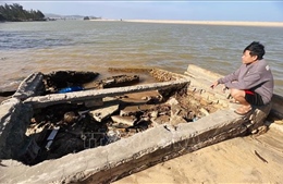 Bờ biển Quảng Trị bị sạt lở nghiêm trọng, người dân sống trong âu lo