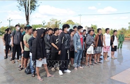 Tiếp nhận 63 công dân Việt Nam do Campuchia trao trả