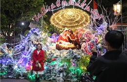 Huế rực rỡ đón mùa Giáng sinh an lành, sẻ chia, lan tỏa tinh thần đoàn kết