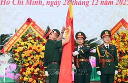 Lực lượng vũ trang Quân khu 7 đón nhận Huân chương Bảo vệ Tổ quốc hạng Nhất