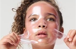 Cảnh báo trào lưu 'mỹ phẩm hóa' trẻ em