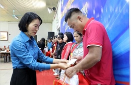 Doanh nghiệp 'giữ chân' lao động bằng thưởng Tết và phúc lợi