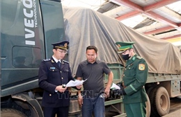 Siết chặt kiểm soát buôn lậu qua Cửa khẩu quốc tế Cha Lo 