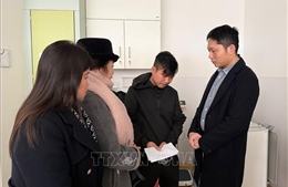 Đại sứ quán Việt Nam tại Đức thăm hỏi gia đình nạn nhân vụ cháy tại Berlin