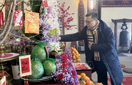 Kiều bào tại Pháp hướng về quê hương đất nước trong ngày đầu Năm mới