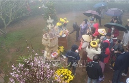 Đền Nưa - Am Tiên trước ngày 'mở cổng trời'