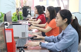 TP Hồ Chí Minh rộn ràng khí thế ngày làm việc đầu năm mới